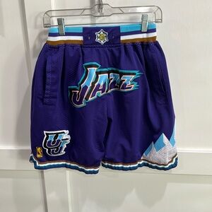 Just Don - UTAH JAZZ - 1996-97 Logo NBA Shorts size Small